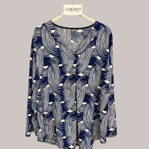 Blusa pliegue en escote dibujos blancos